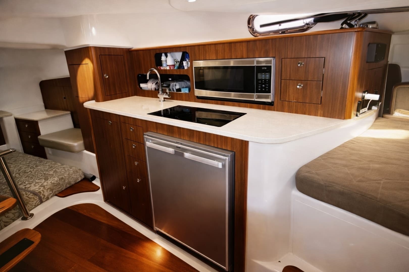2016 Pursuit OS 345 Offshore - Image 13
