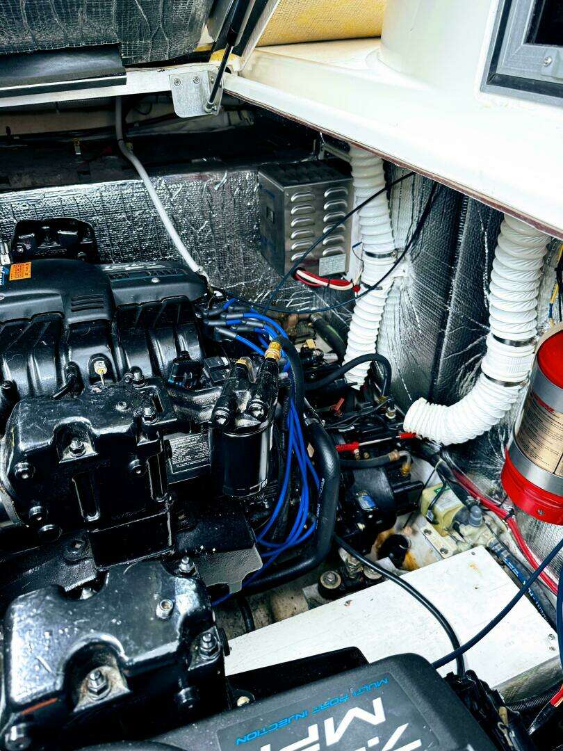 1998 Cruisers Yachts 3575 Esprit - Image 43