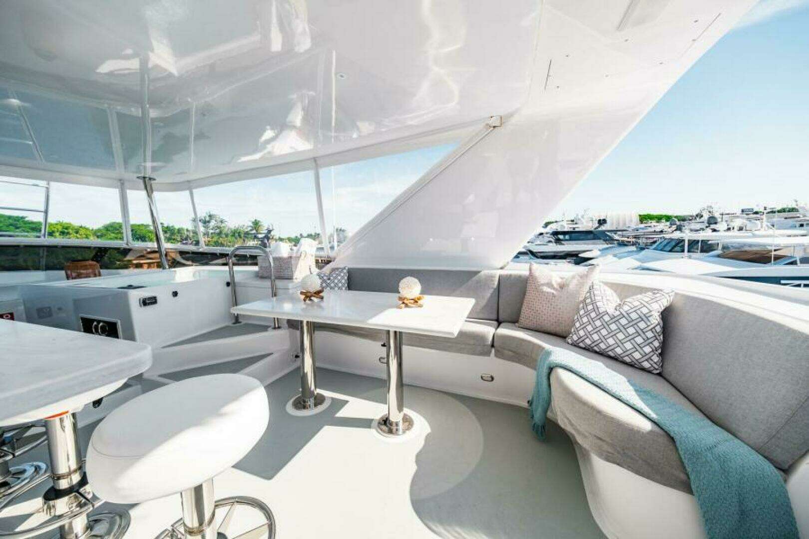 1995 Hatteras Flybridge Motor Yacht - Image 85