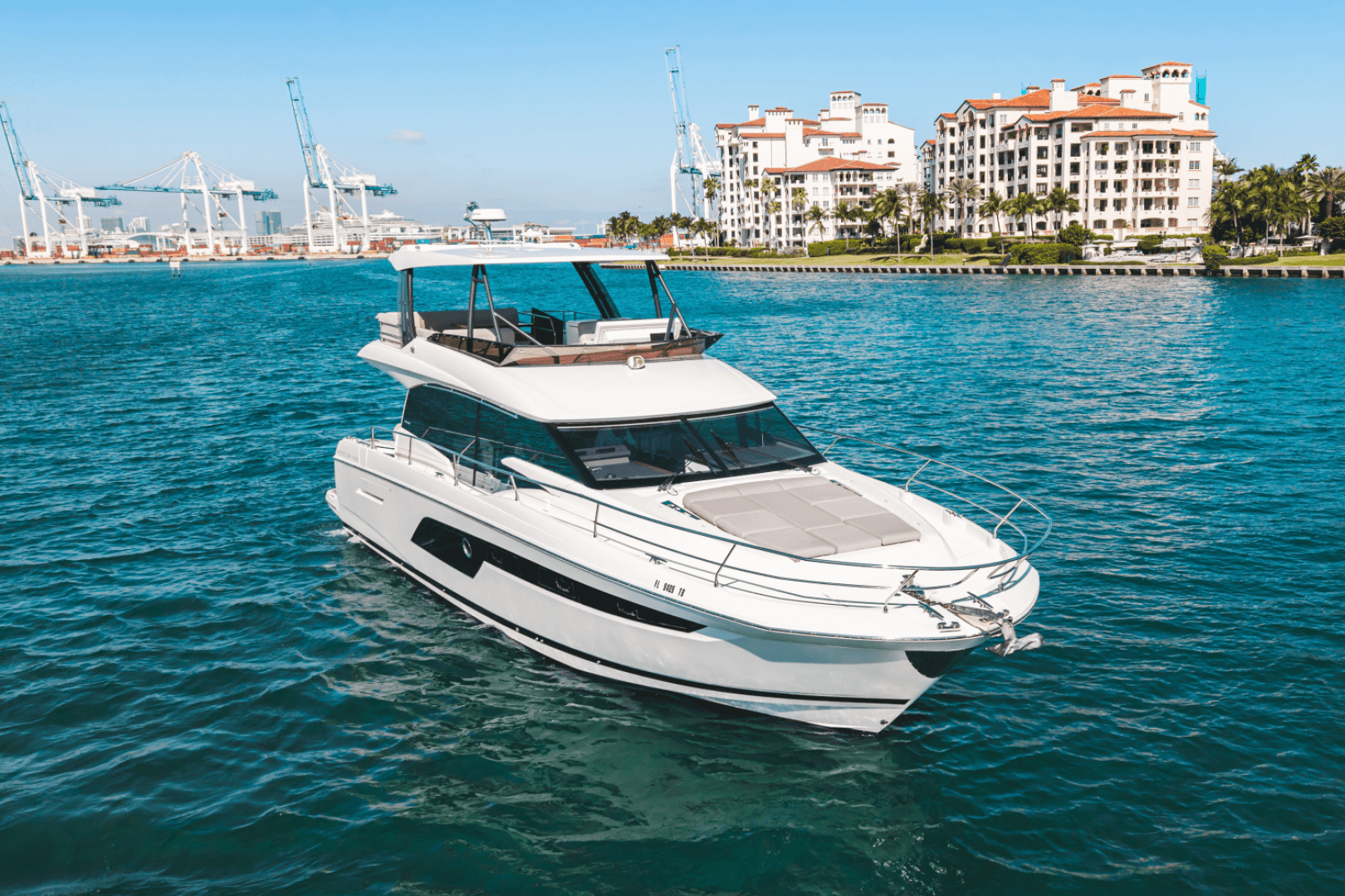 2020 Prestige 520 FLYBRIDGE - Image 3