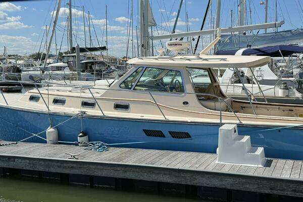 2004 Island Packet 360 Hardtop Express Cruiser