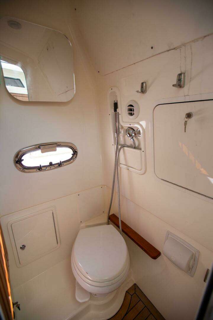 2023 Boston Whaler 380 Outrage - Image 15