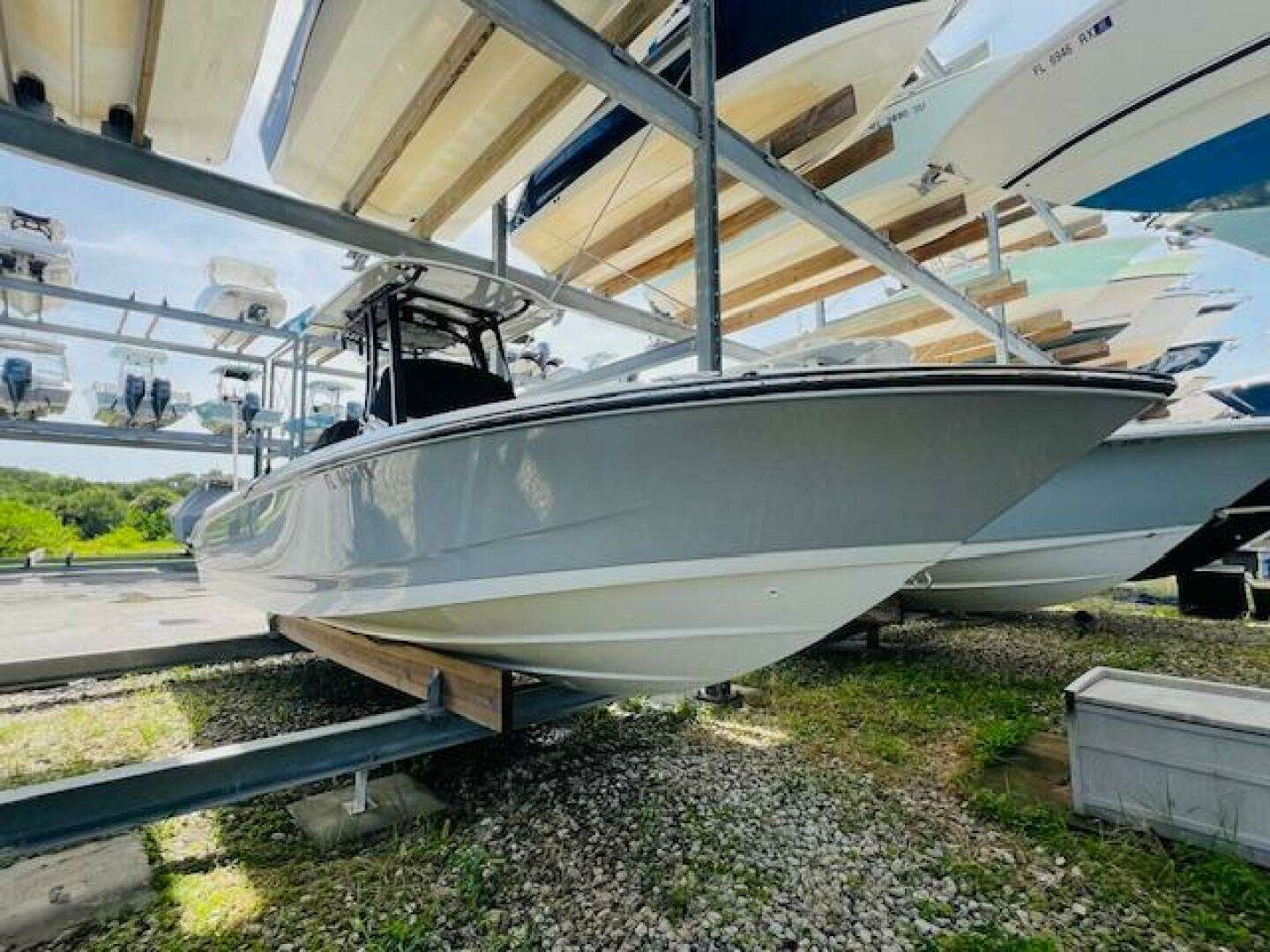 2023 Boston Whaler 250 Dauntless - Image 4