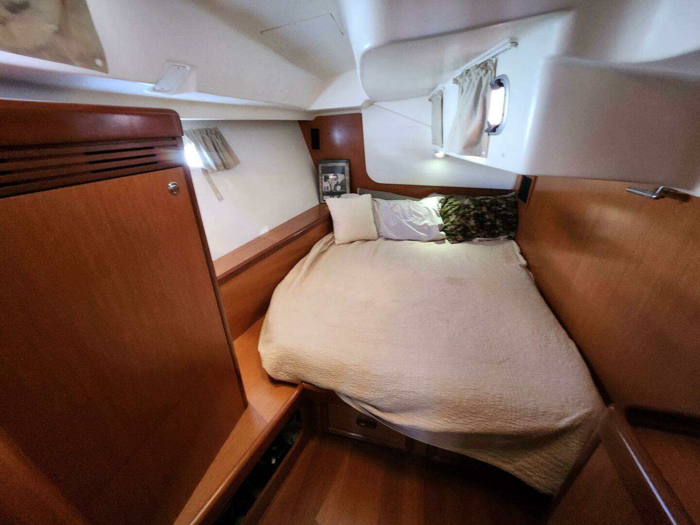 2011 Beneteau Oceanis 49 - Image 27