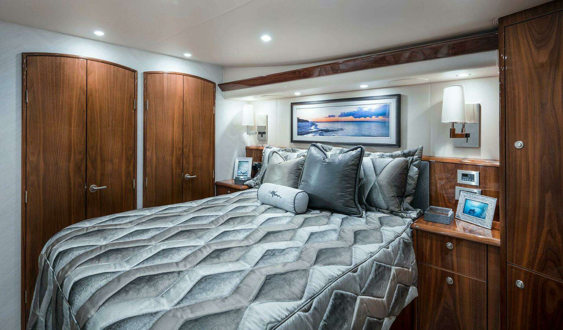 2027 Viking 58 Convertible - Image 19