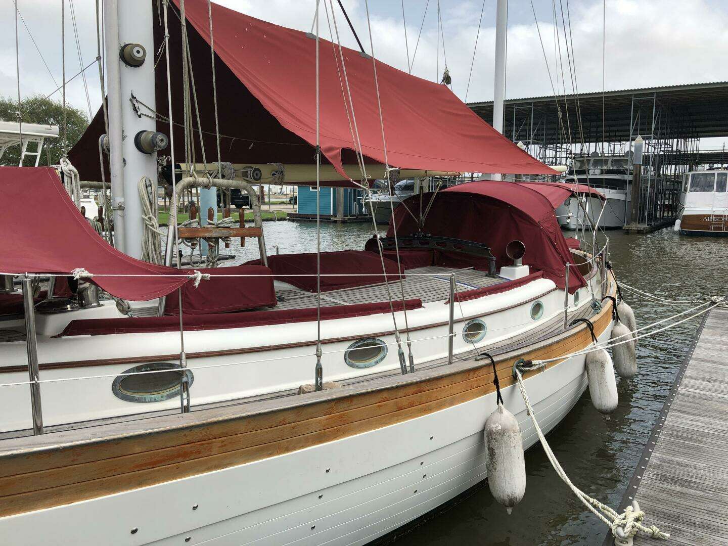 1984 Hans Christian 43 Traditional - Image 8