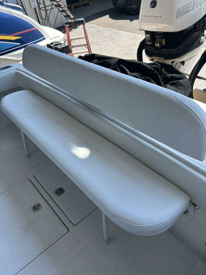 2006 Jupiter 31 CC Forward Seating - Image 23