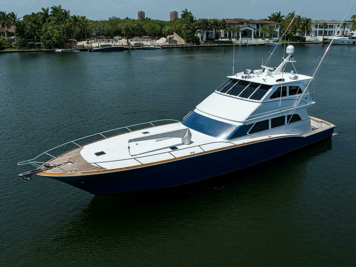 2004 Sea Force IX 82 Enclosed Bridge - Image 12