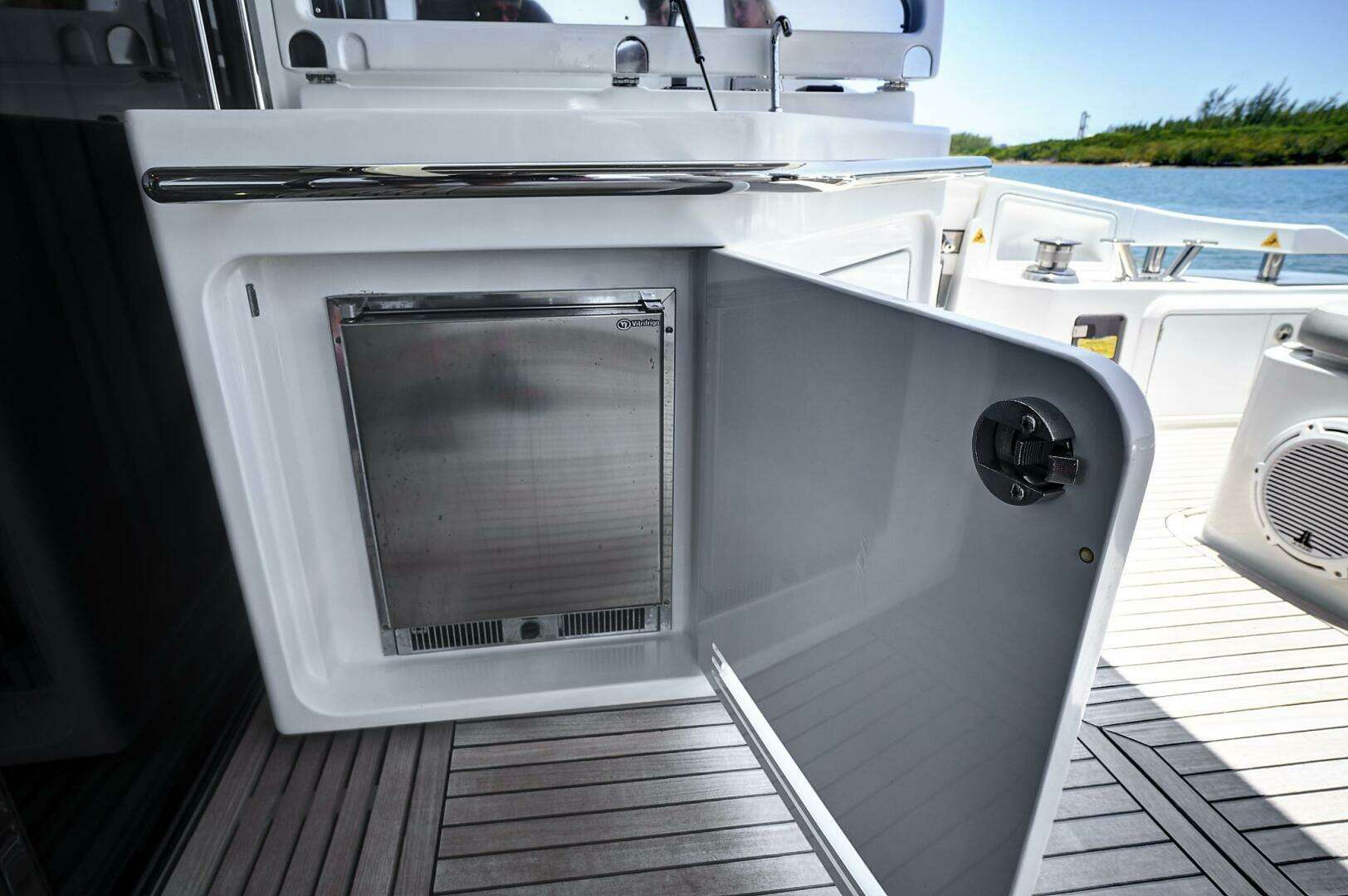 2021 Fairline Squadron 68 - Image 10