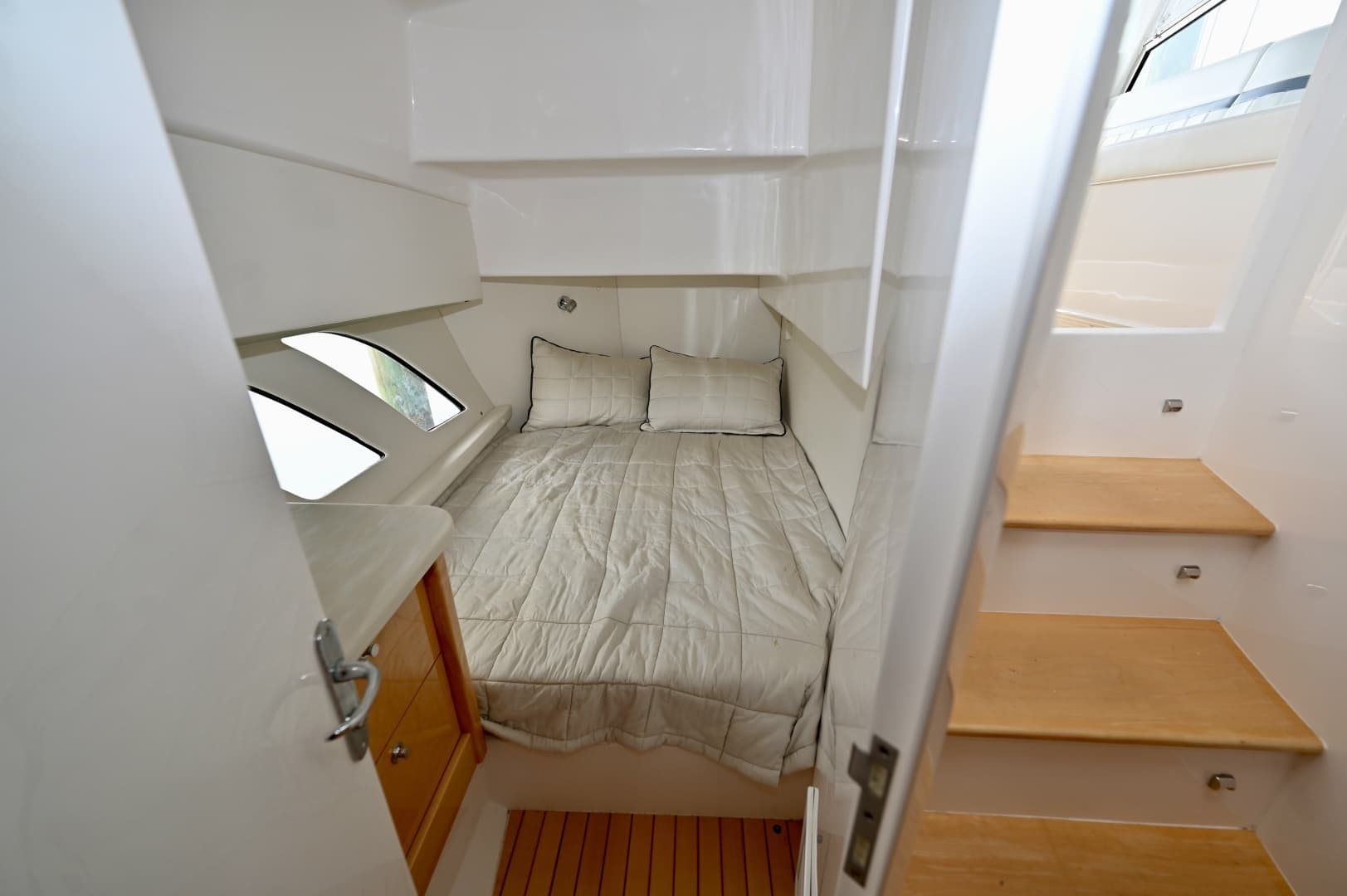 2019 Intrepid 475 Sport Yacht - Image 21