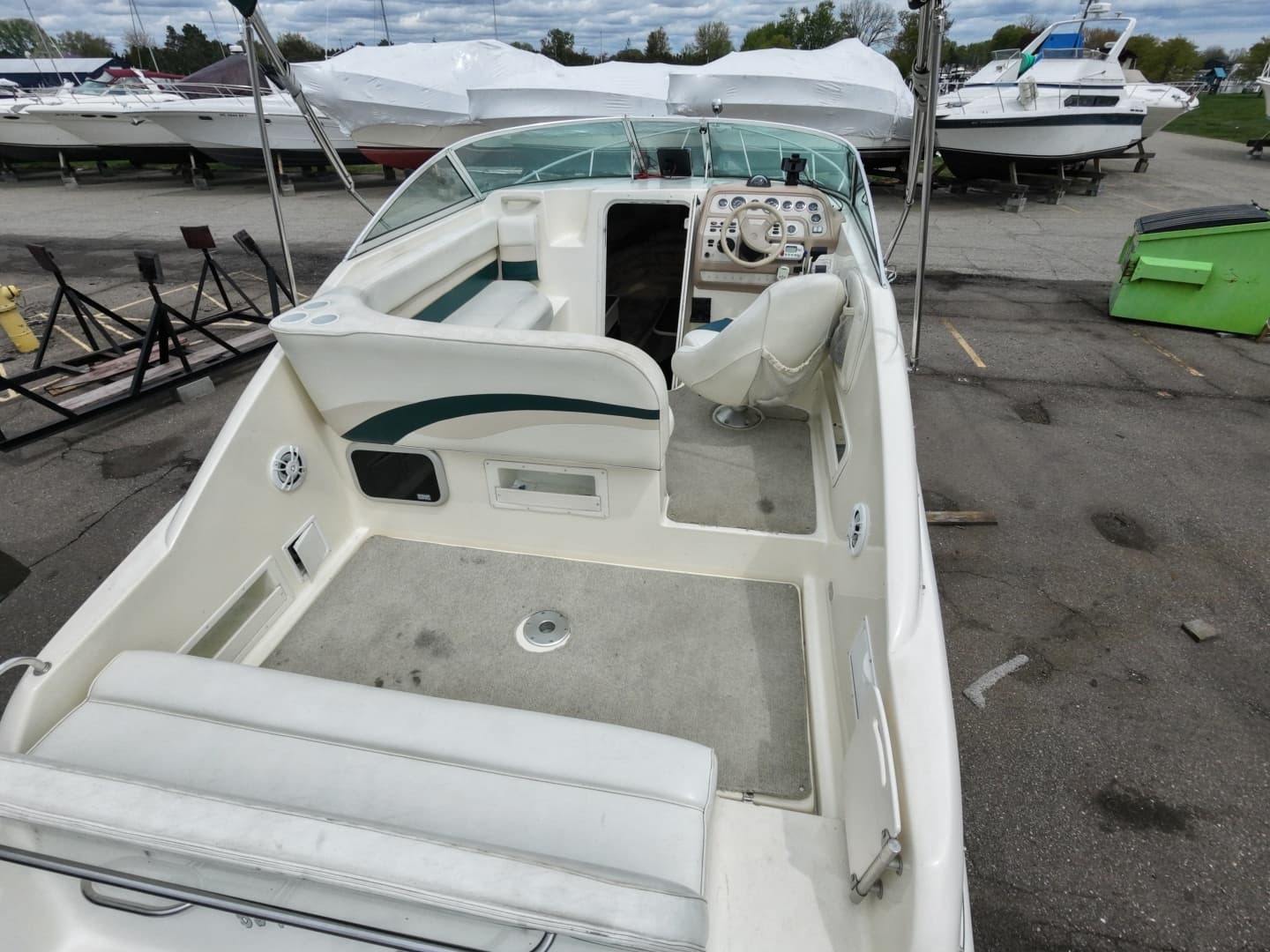 1998 Rinker 266 Fiesta Vee - Image 21