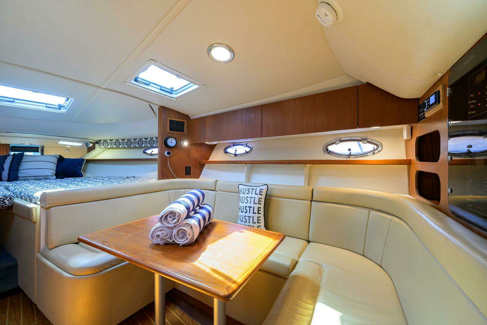 2002 Tiara Yachts 3100 LE - Image 3