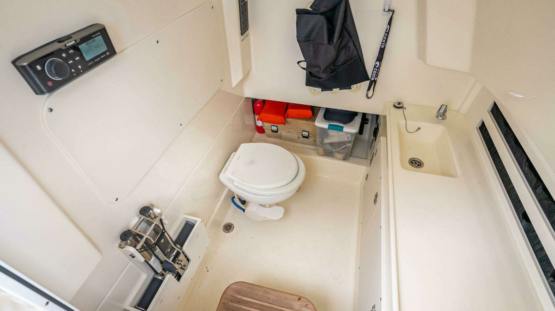 2017 Boston Whaler 330 Outrage - Image 20