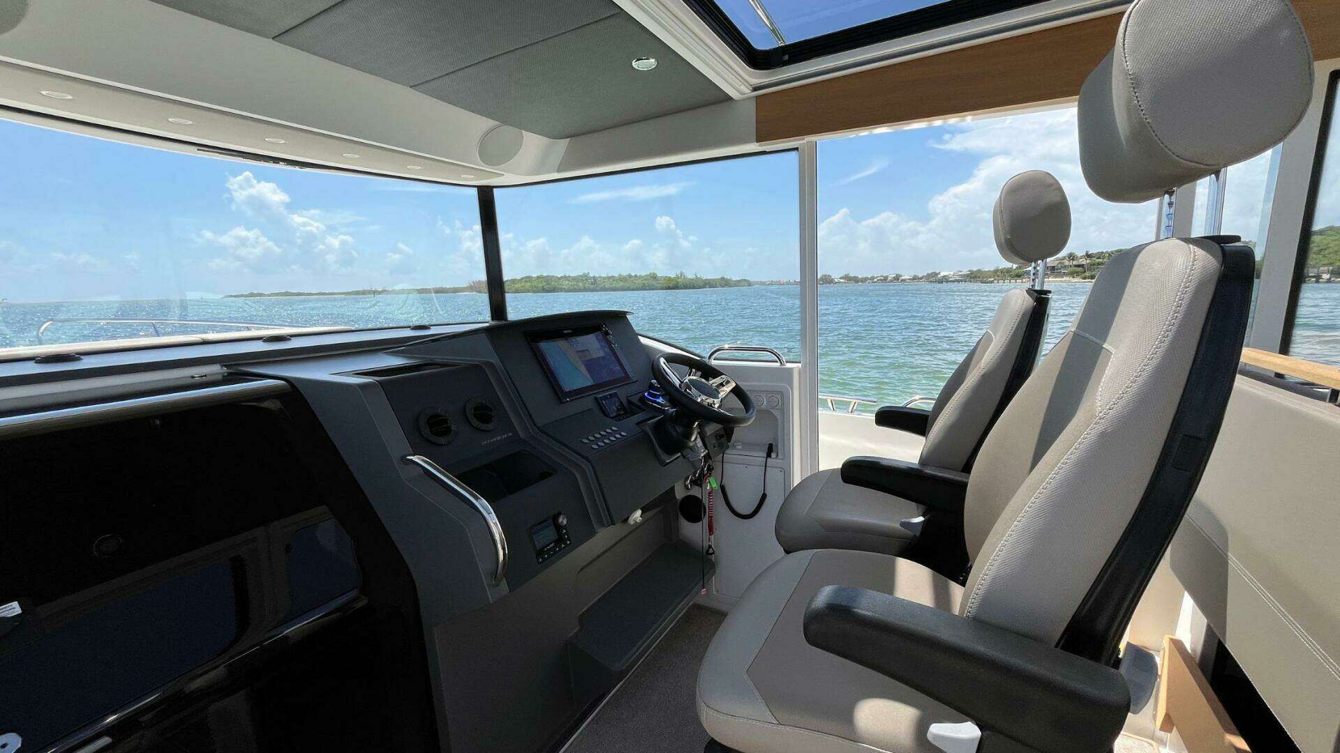 2025 Nimbus Commuter 11 - Image 22