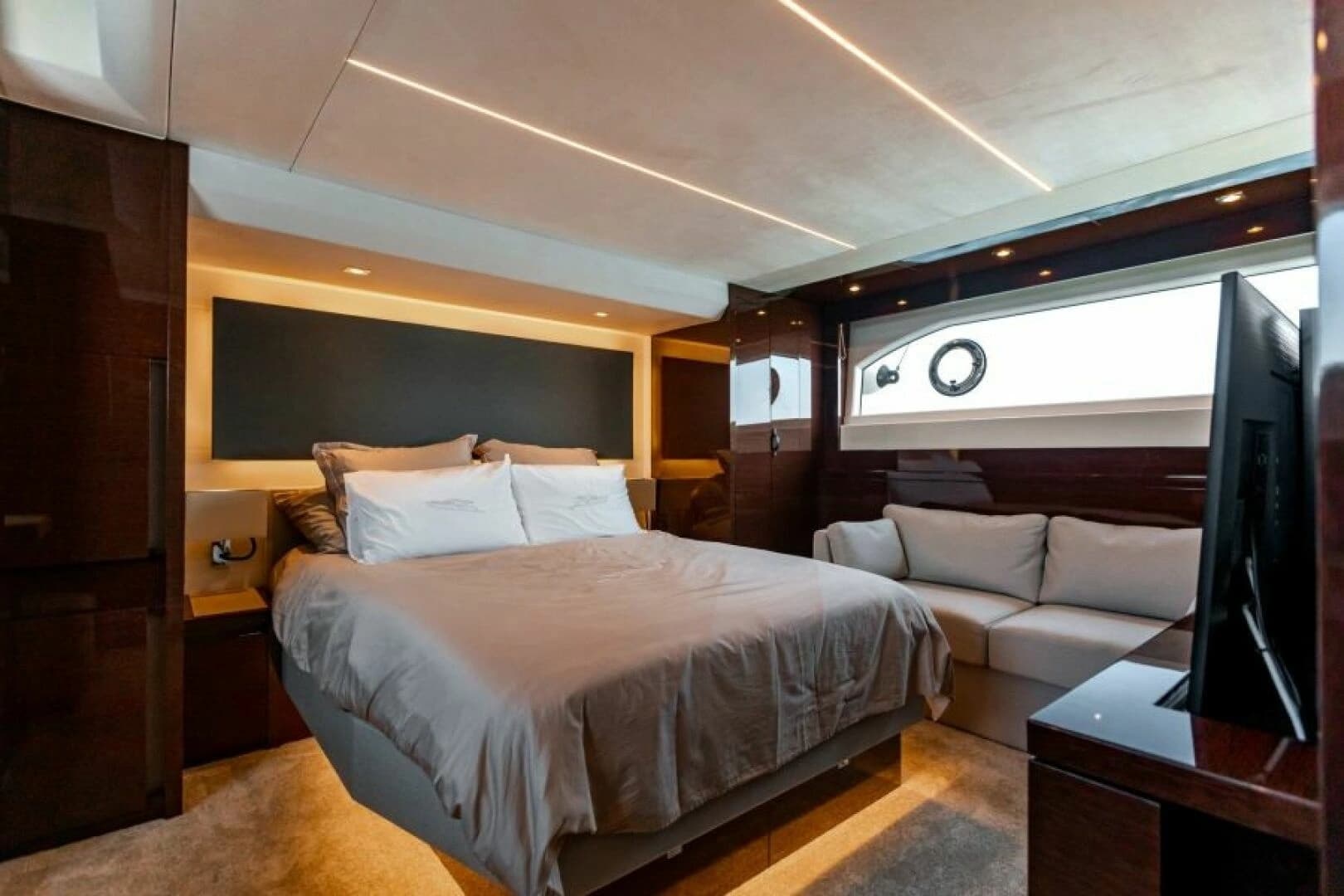 2020 Prestige 630 Flybridge - Image 19