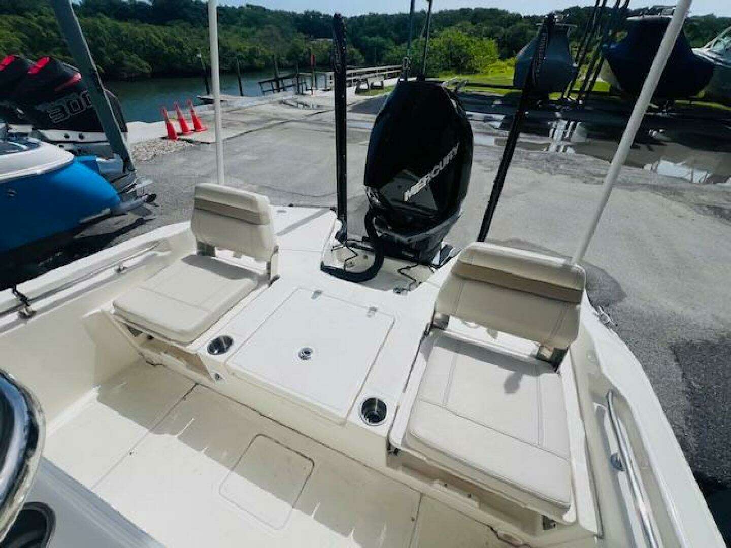 2023 Boston Whaler 250 Dauntless - Image 18