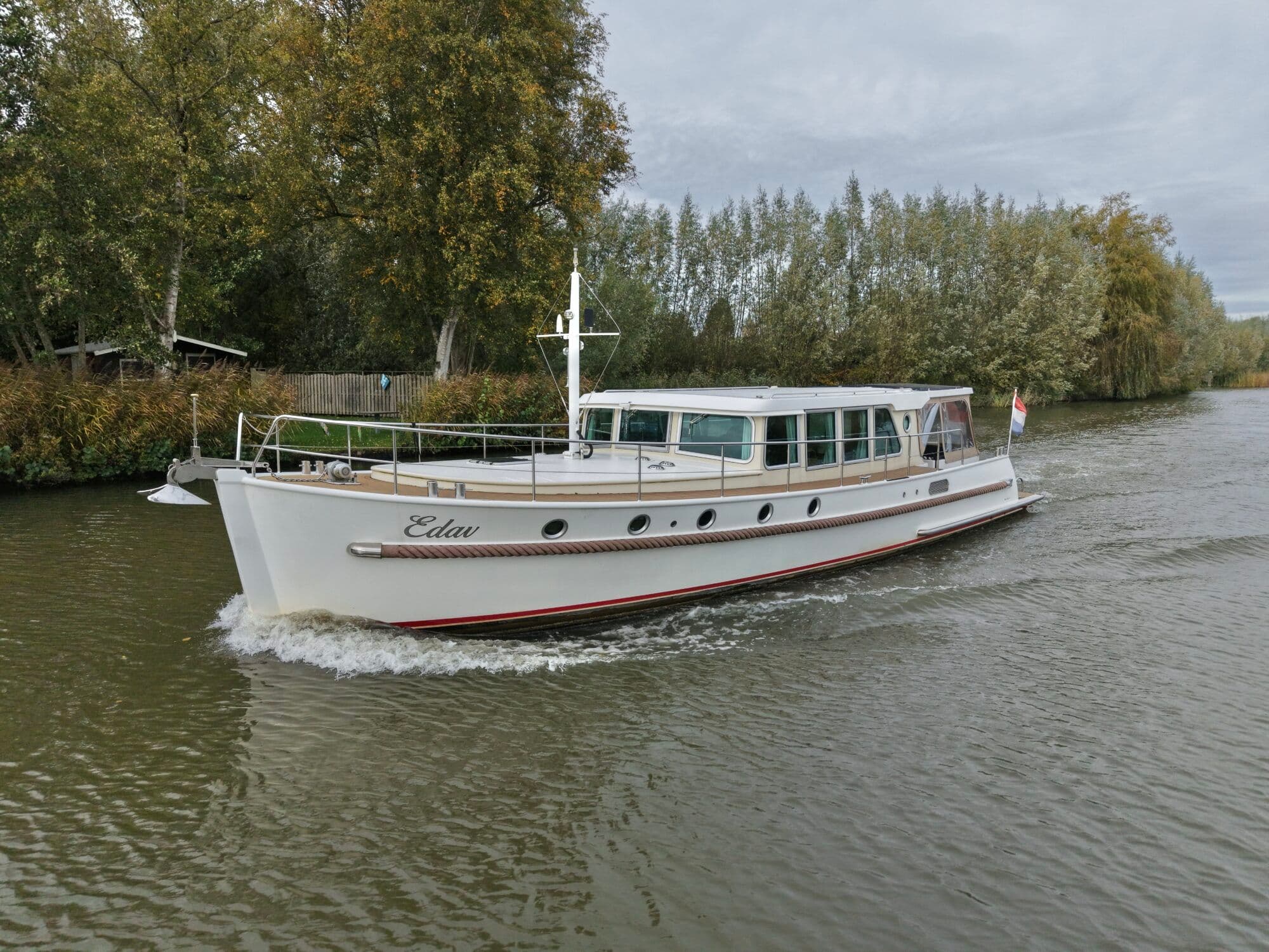 2013 Serious Yachts Serious Yachts Gently Low Bridge 45 Sedan - 57