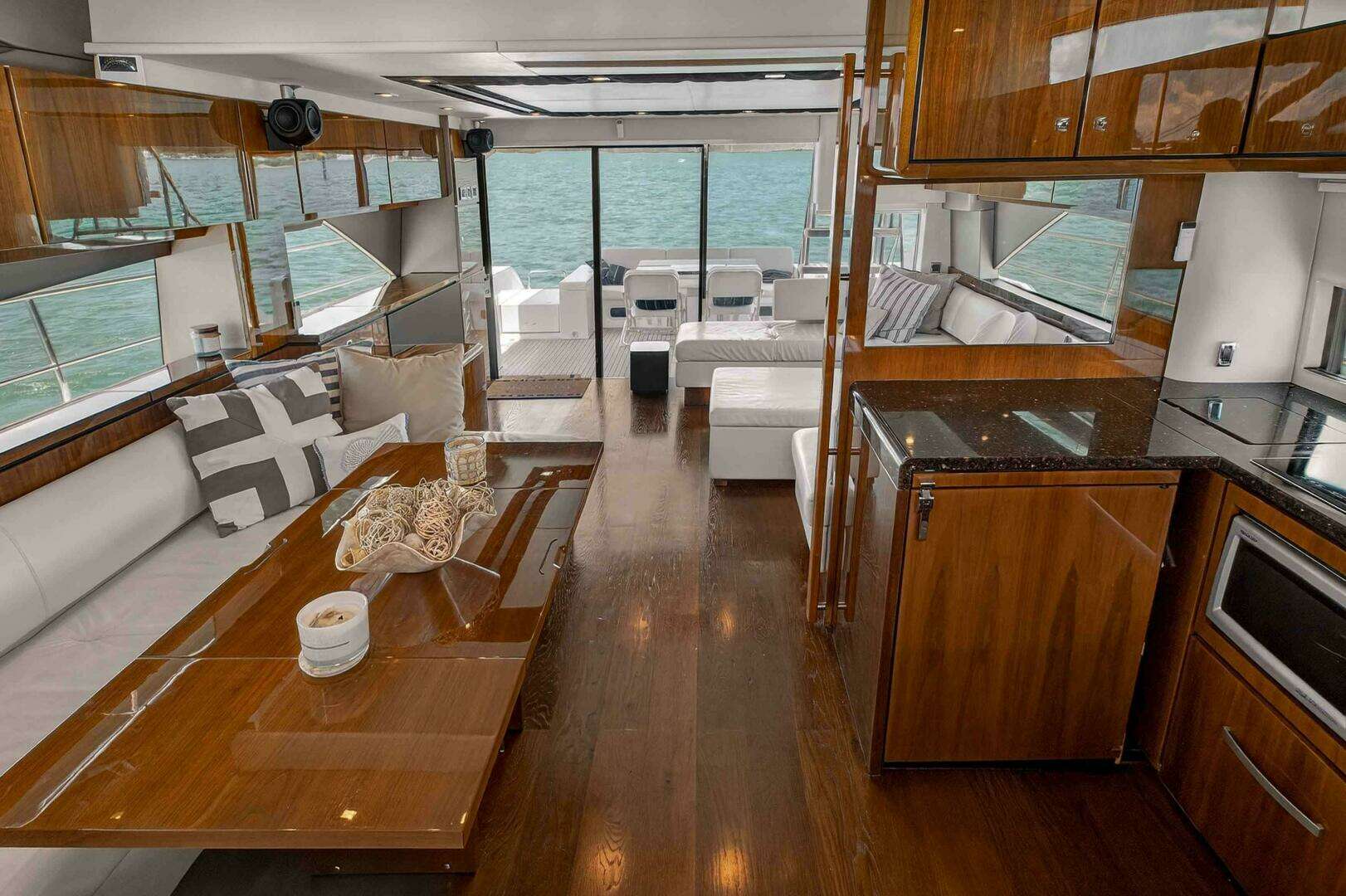 2013 Fairline 65 Squadron - Image 24