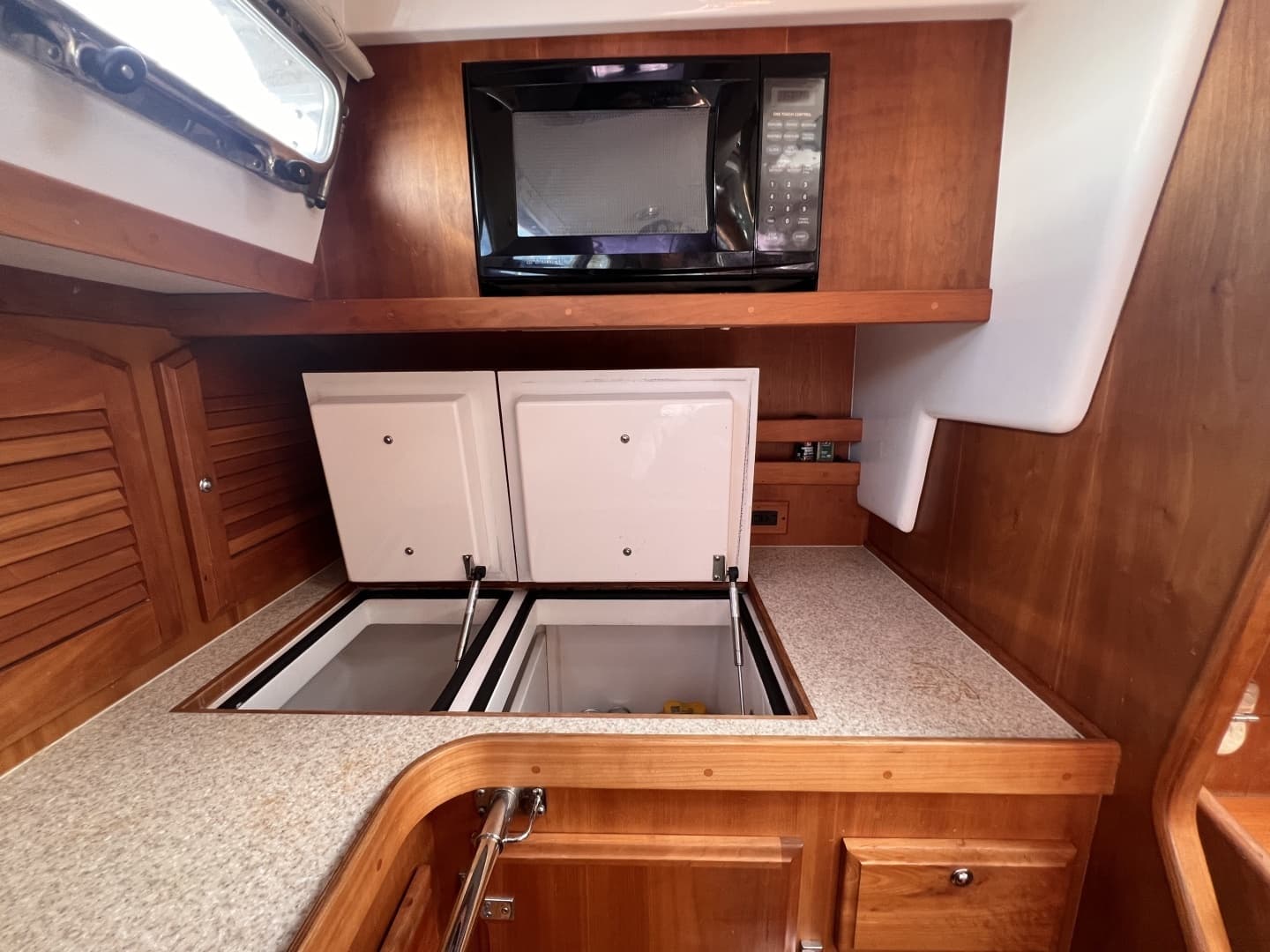 2006 Sabre 426 - Image 16
