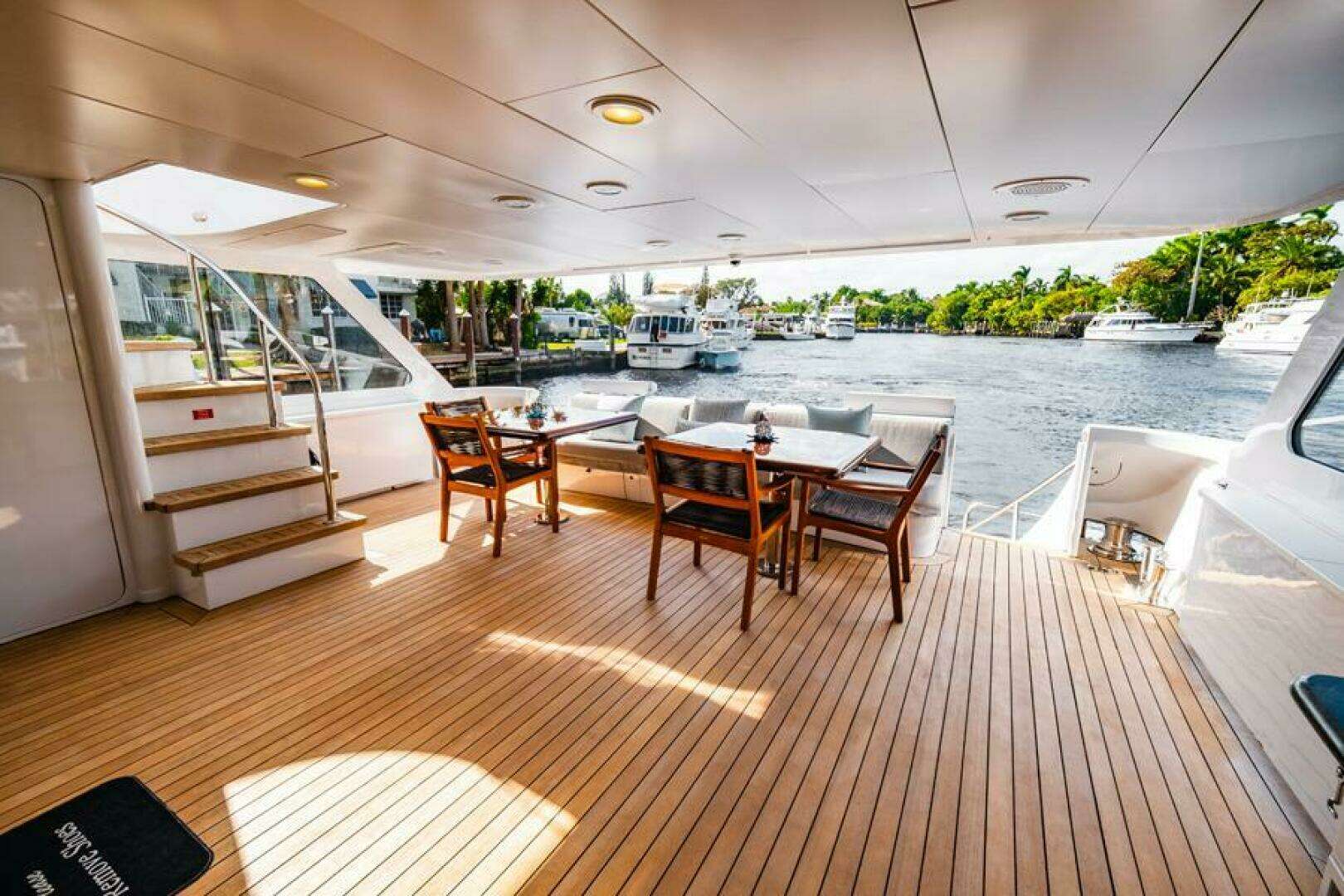 1995 Hatteras Flybridge Motor Yacht - Image 69