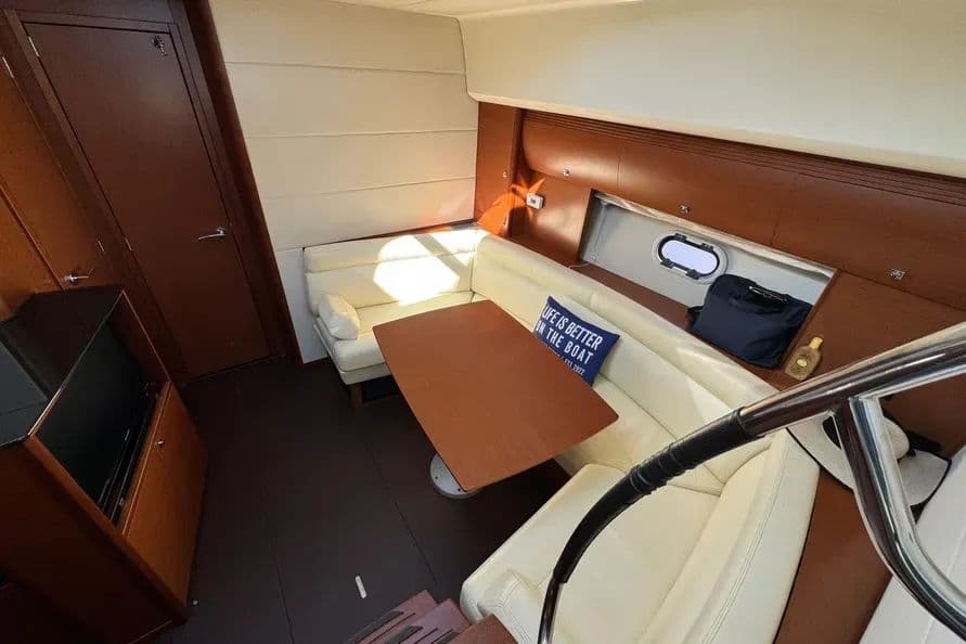 2012 Prestige 440 S 18