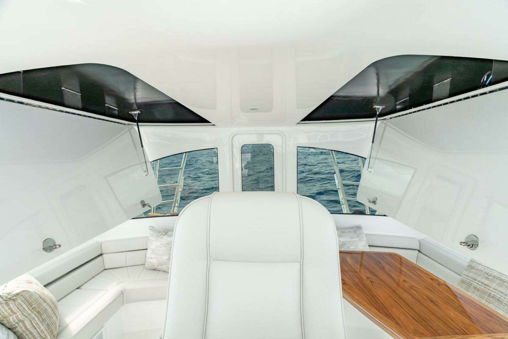 2025 Viking 54 Sport Tower - Image 33