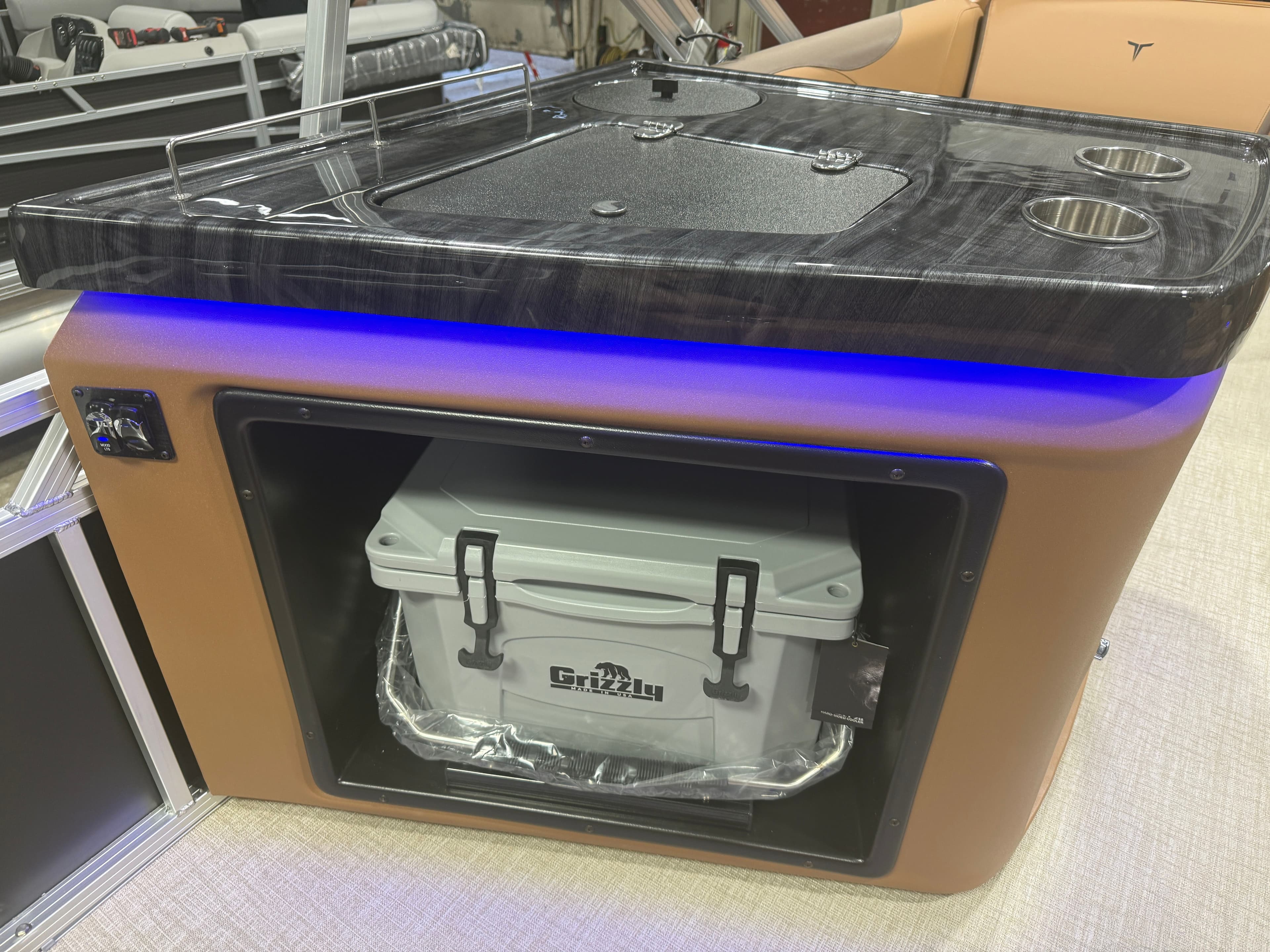 2026 Tahoe LTZ 300HP Elite Windshield 2385 Tritoon - 22