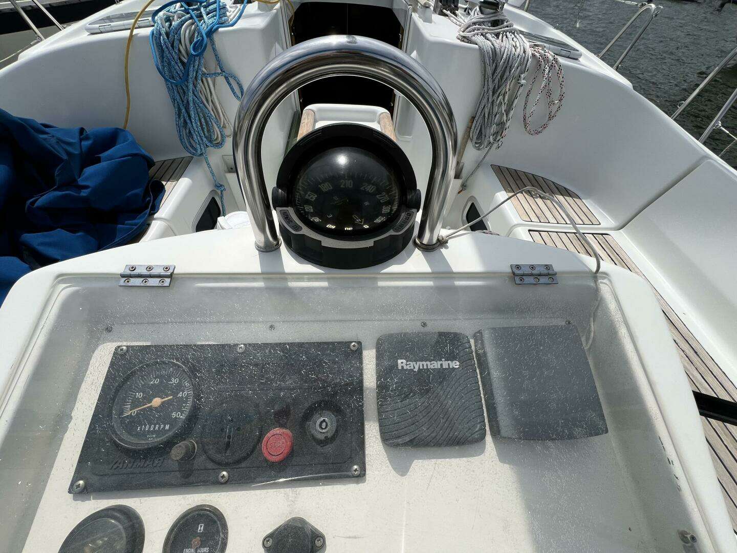2001 Beneteau 411 - Image 36