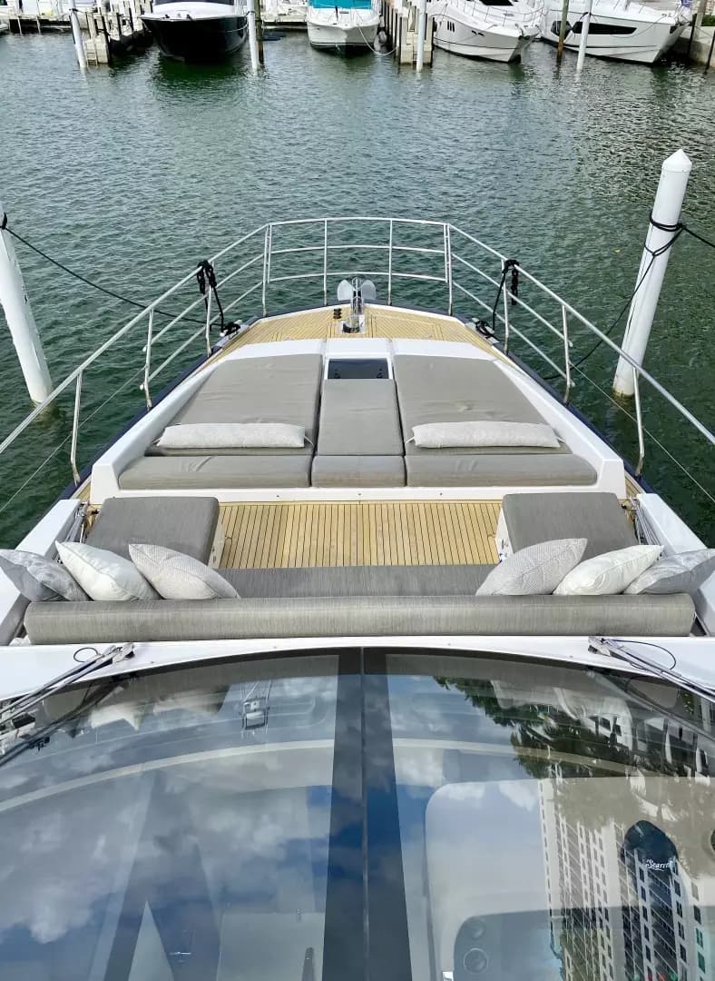 2018 Azimut Flybridge - Image 8