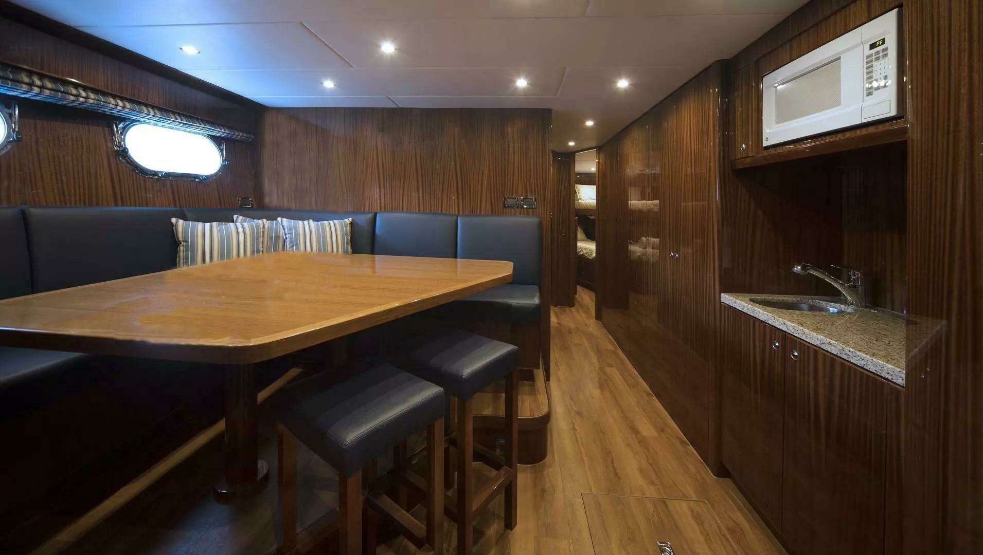 2016 Hargrave Raised Pilothouse - Image 20