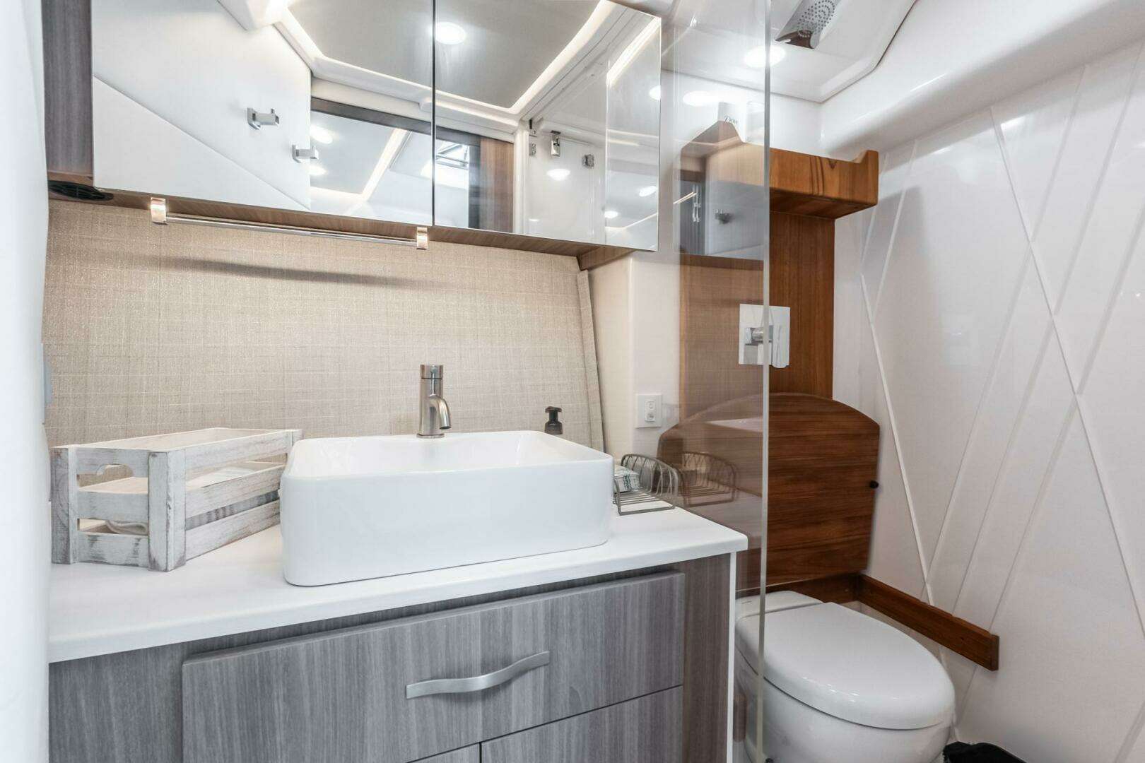 2022 Regal 36 Grande Coupe - Image 59