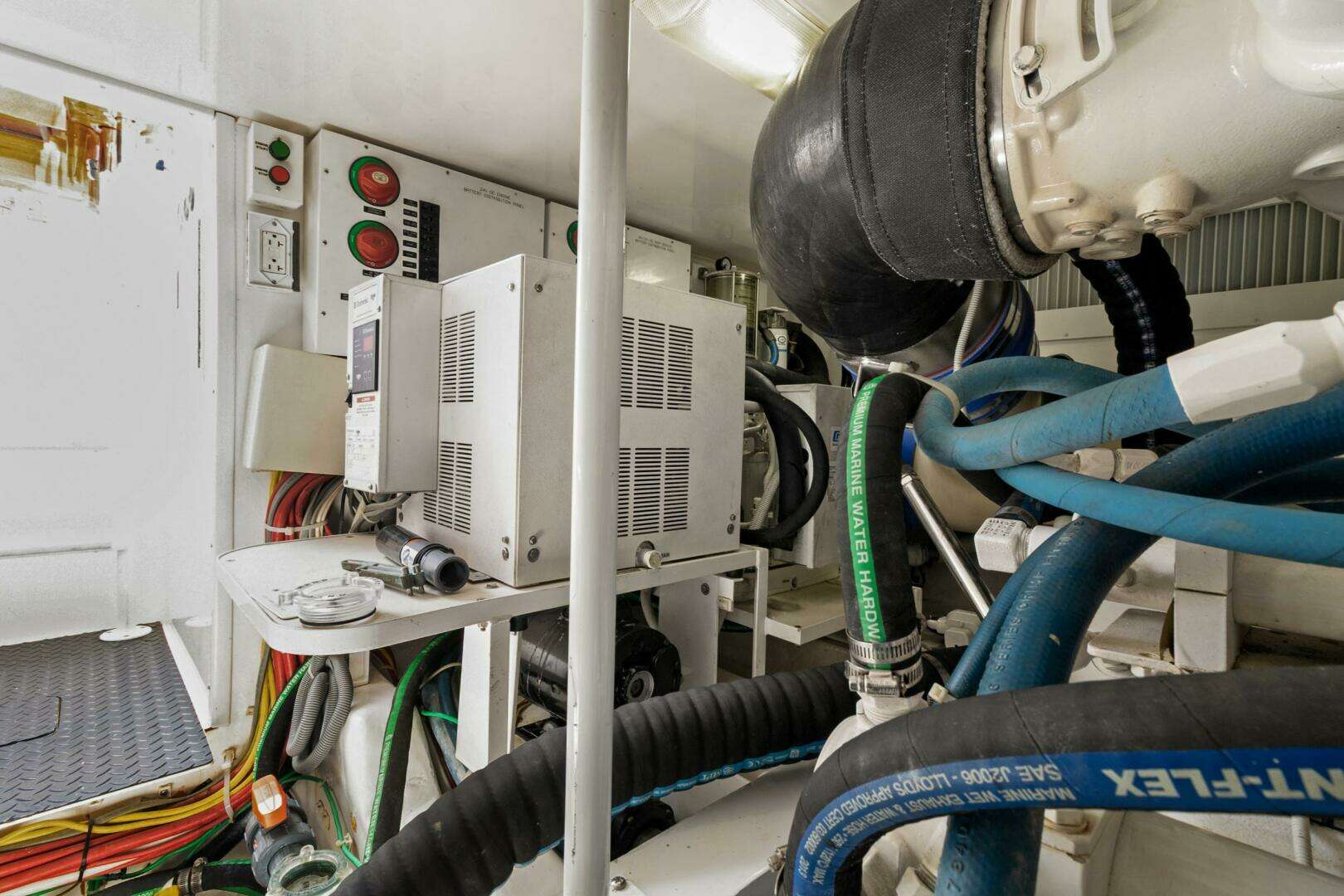 2015 Viking 46 Convertible - Image 43