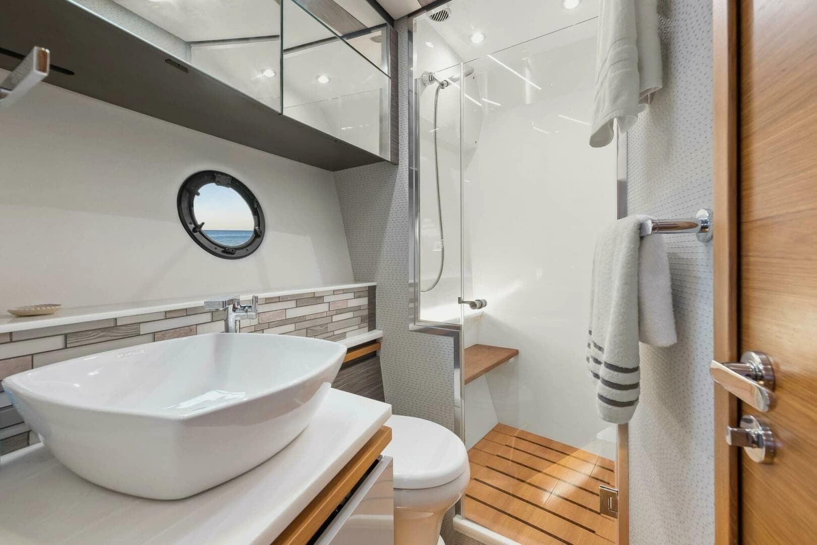 2019 Tiara Yachts C49 Coupe - Image 24