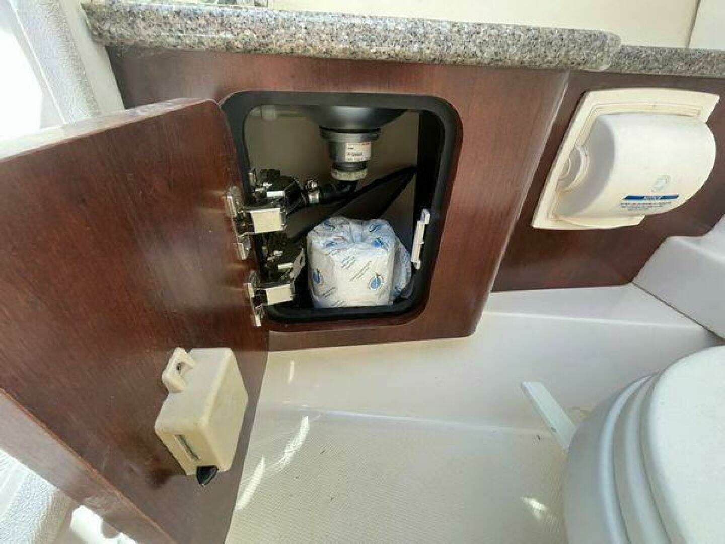 2014 Chaparral 244 Sunesta - Image 35