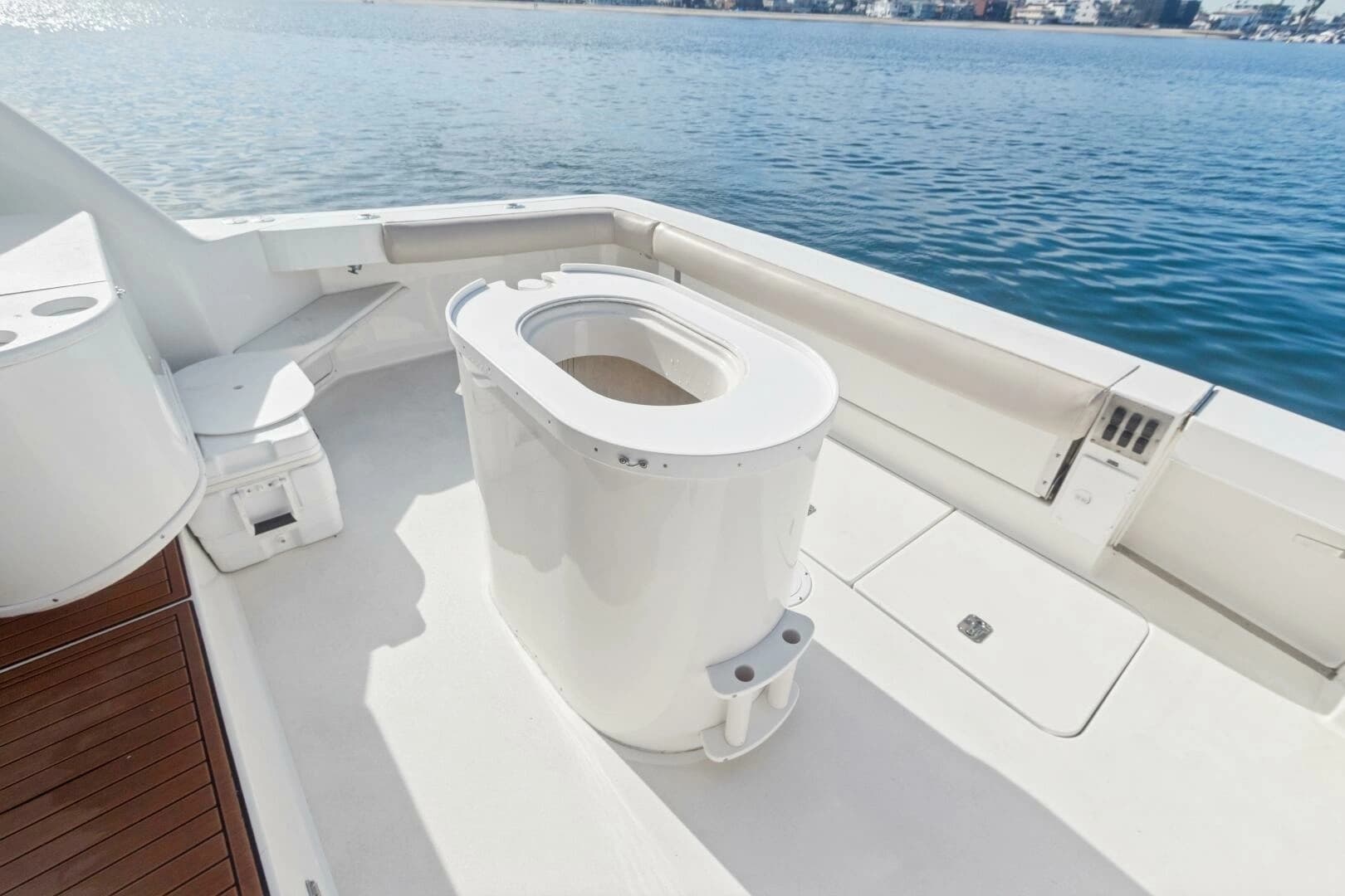 2000 Sea Ray 370 Express Cruiser - Image 59