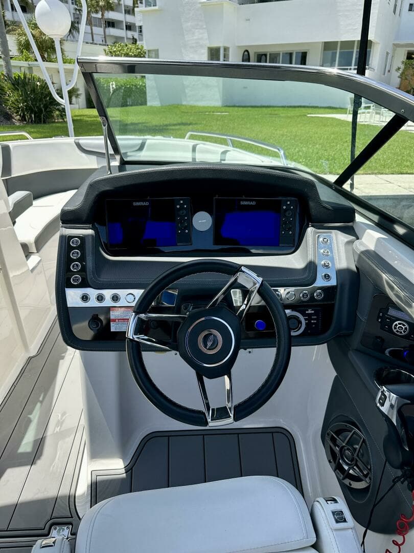 2022 Chaparral 267 SSX OB - Image 3