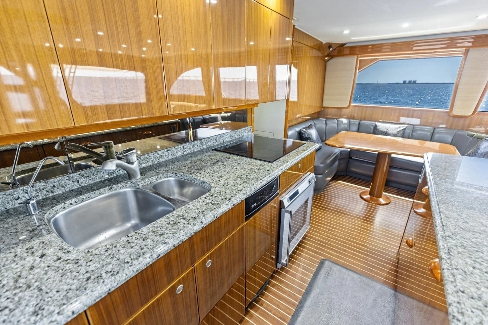 2008 Viking 68 Skybridge - Image 31