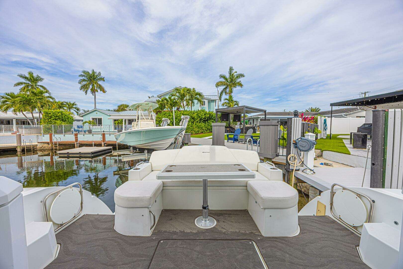 2012 Cruisers Yachts 48 Cantius - Image 13