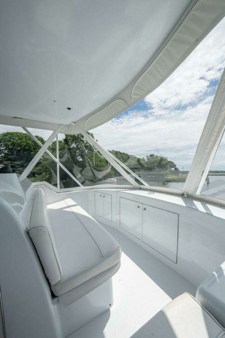 2001 Hatteras 50 Convertible - Image 17