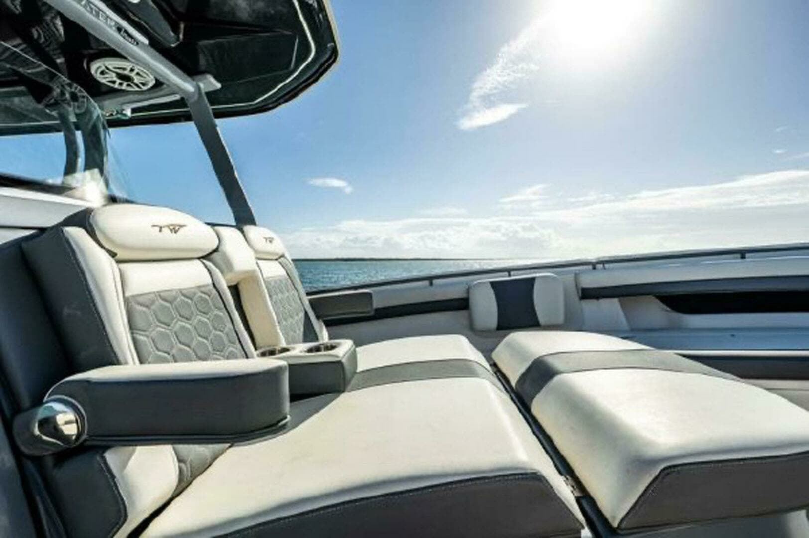 2020 Tidewater 320 CC Adventure - Image 9