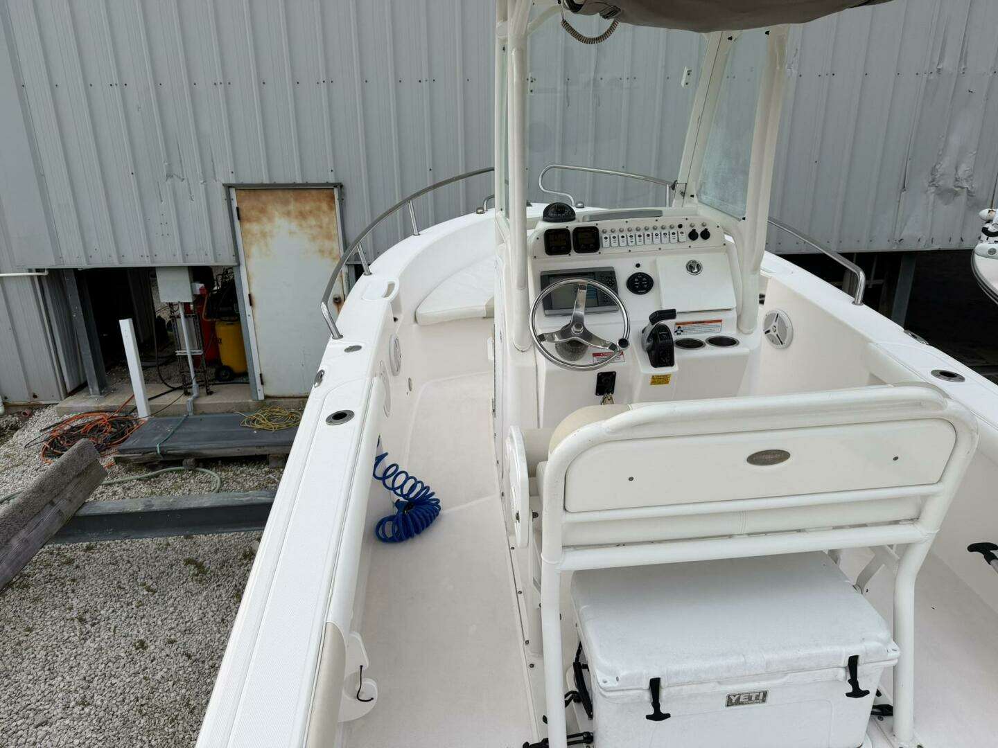 2011 Everglades 230cc - Image 21
