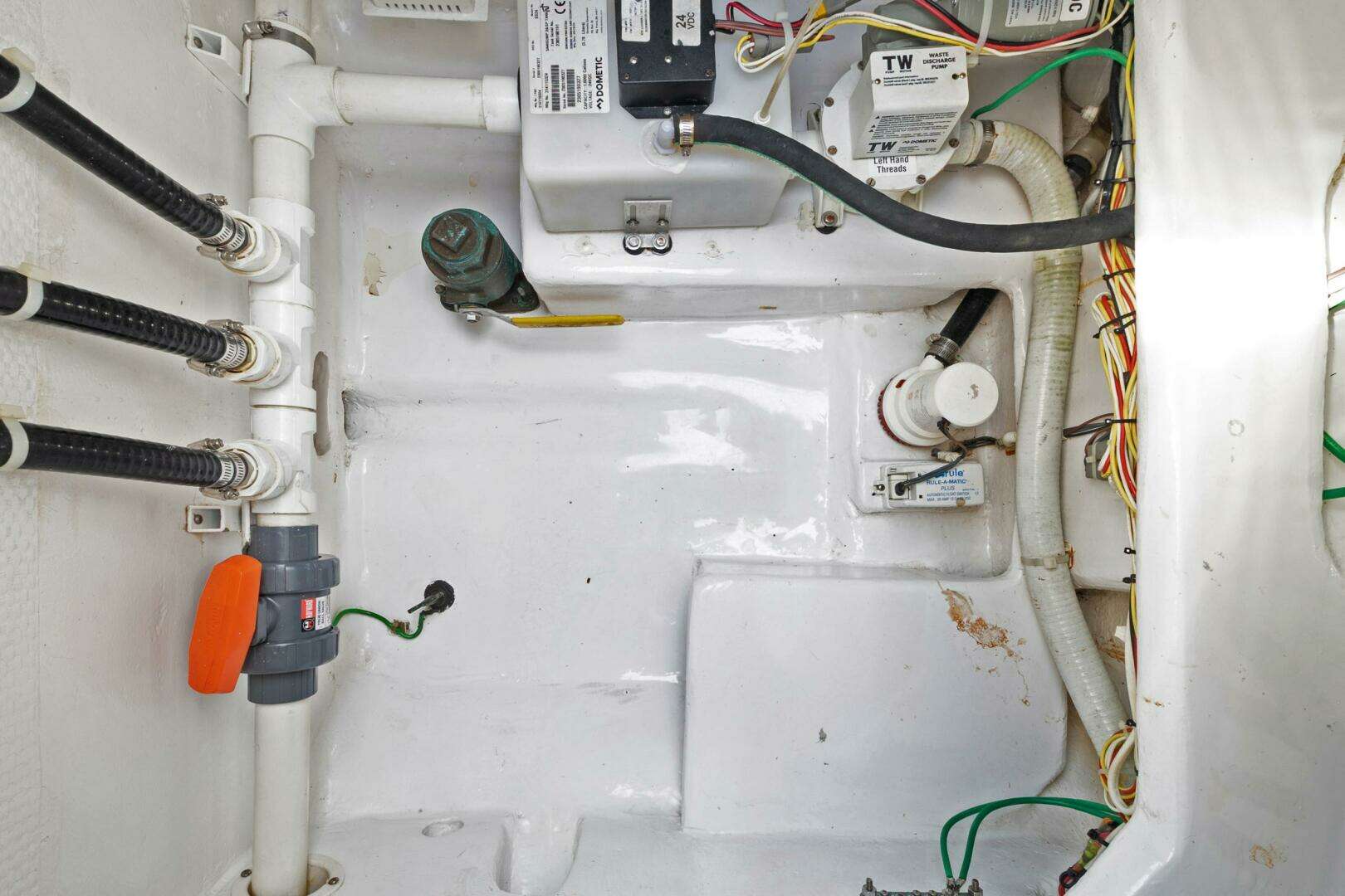 2015 Viking 46 Convertible - Image 45