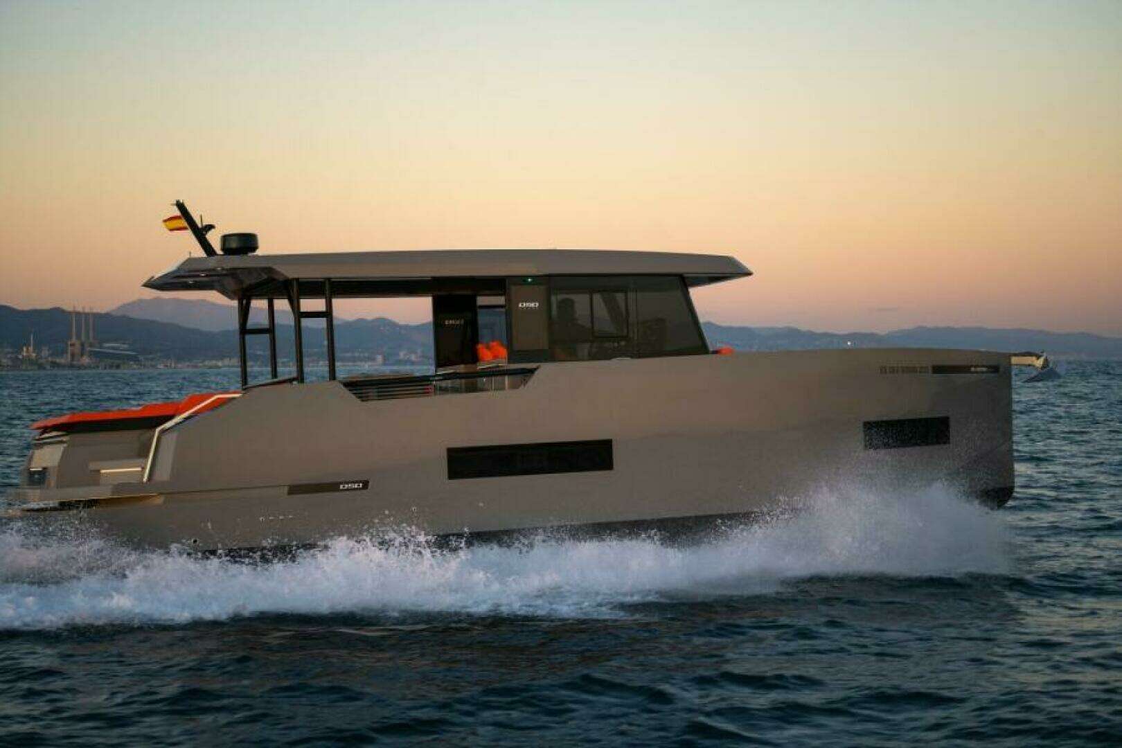 2026 De Antonio Yachts 50 Coupe - Image 7