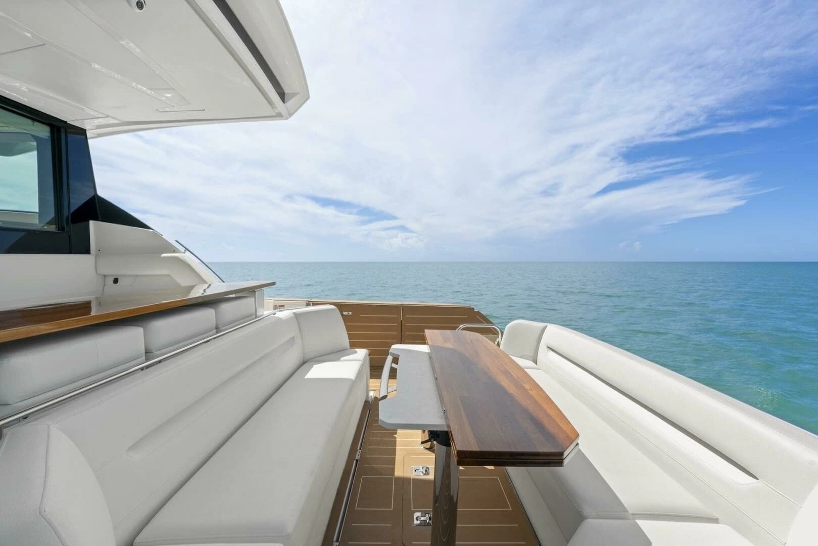 2023 Tiara Yachts EX 60 - Image 45