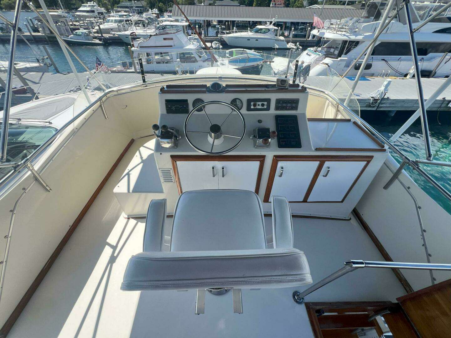 1978 Chris-Craft 410 Motor Yacht - Image 2