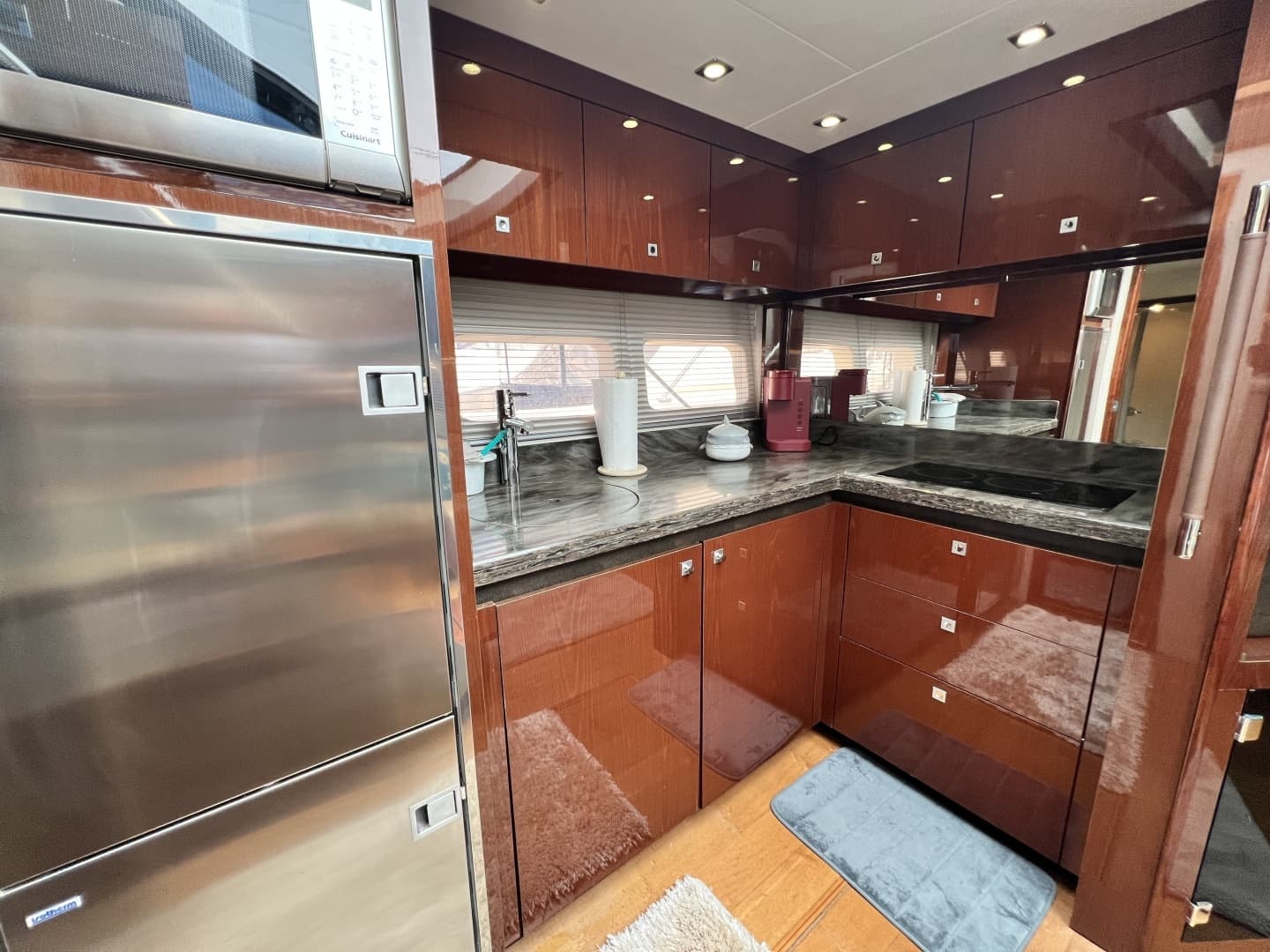2013 Sea Ray 510 Sundancer - Image 21