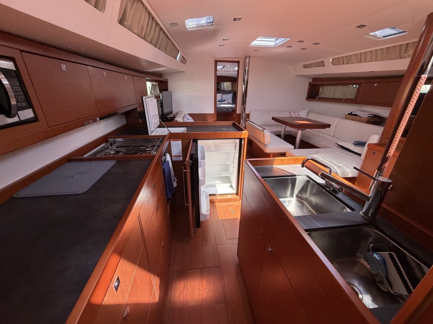 2016 Beneteau 48 - Image 36