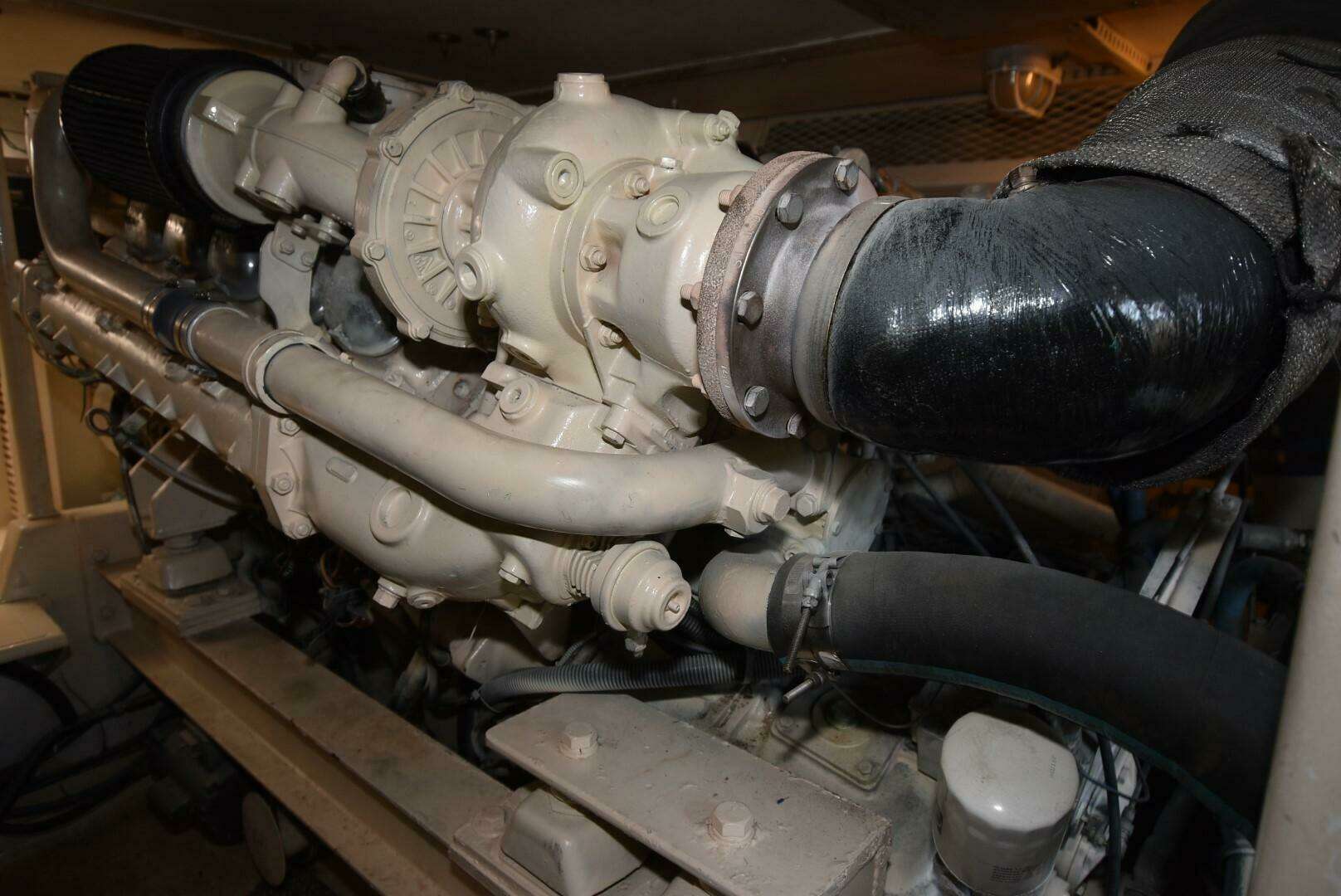 1997 Viking 50 Convertible - Image 33
