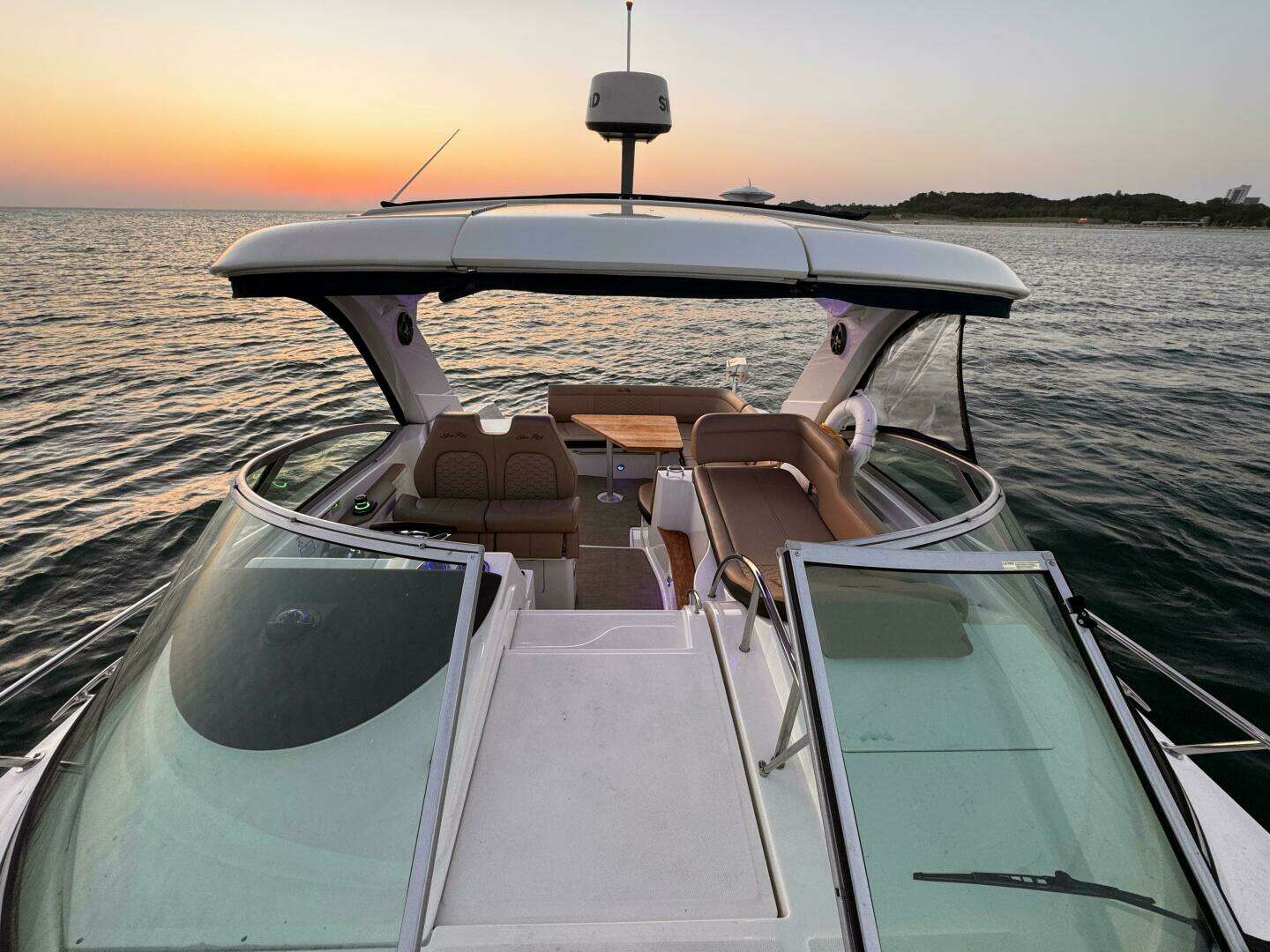 2019 Sea Ray 350 Sundancer - Image 4