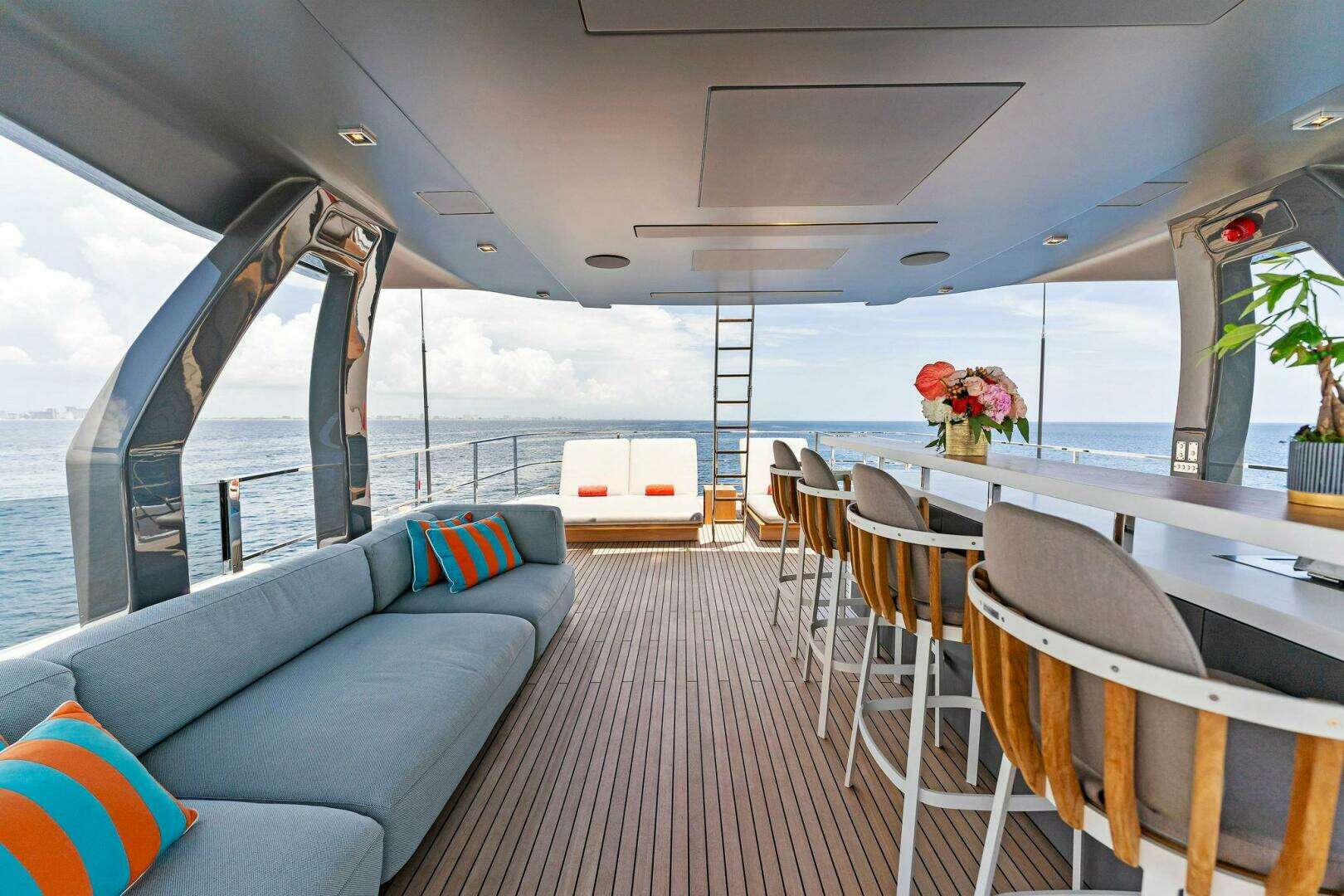 2024 Custom Line Navetta 33 - Image 25